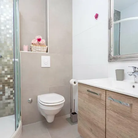 Frane Apartman *